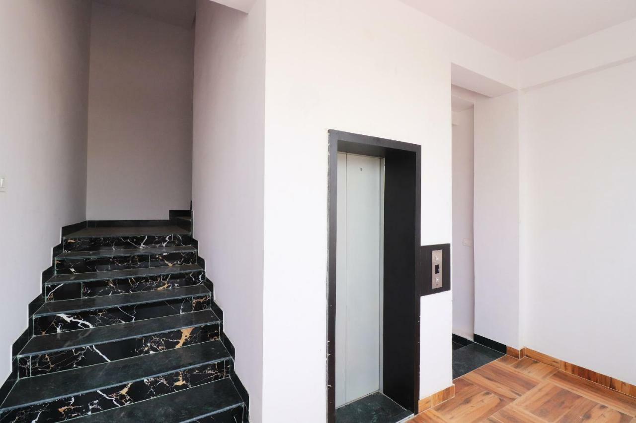 Oyo 39774 Hotel Kanishka Residency Jabalpur Ngoại thất bức ảnh